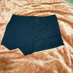 Black Skort
